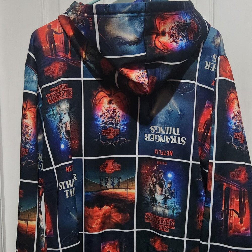 Official Netflix Merchandise "Stranger Things" Hoodie Size L